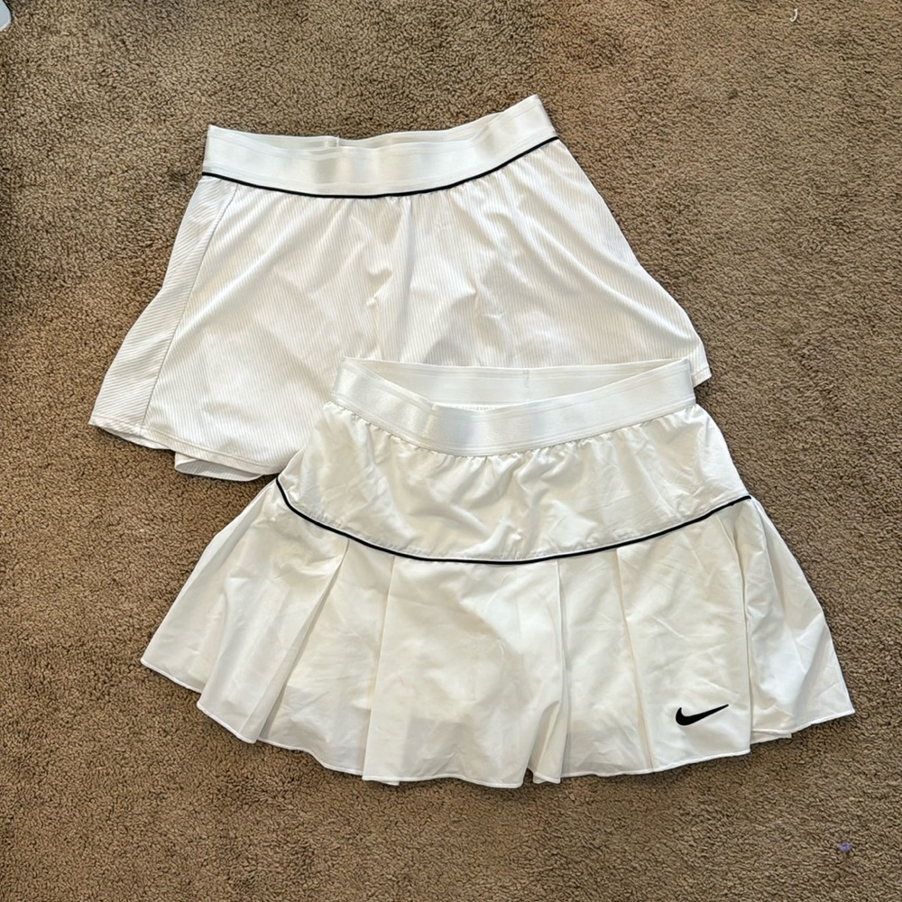 Ladies, dry fit Nike white athletic sports skirt